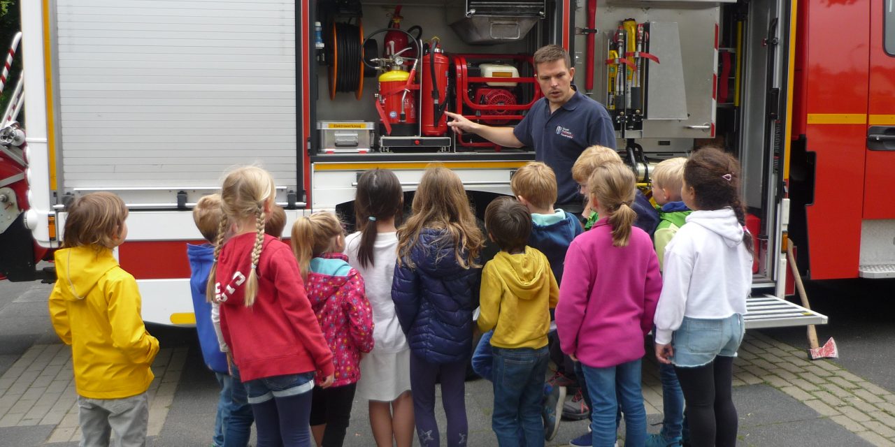 „Fliegenpilze“ besuchten die Feuerwehr