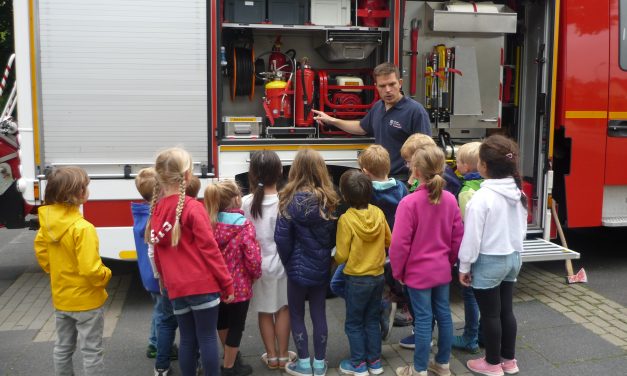 „Fliegenpilze“ besuchten die Feuerwehr