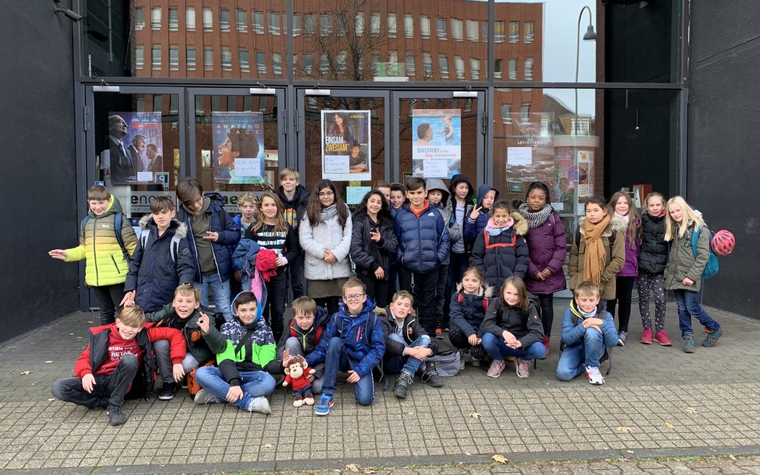 Die Klasse 5b der Marion-Dönhoff-Realschule in Pulheim kennt keine Grenzen