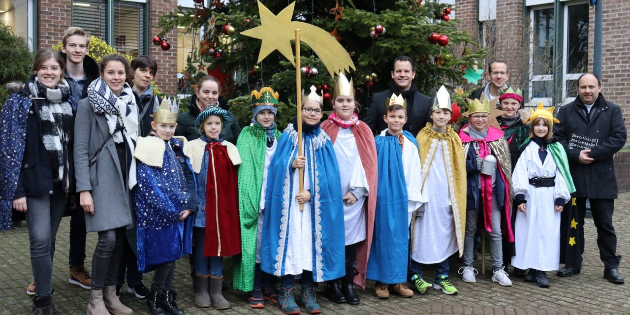 Sternsinger bringen Segen ins Rathaus