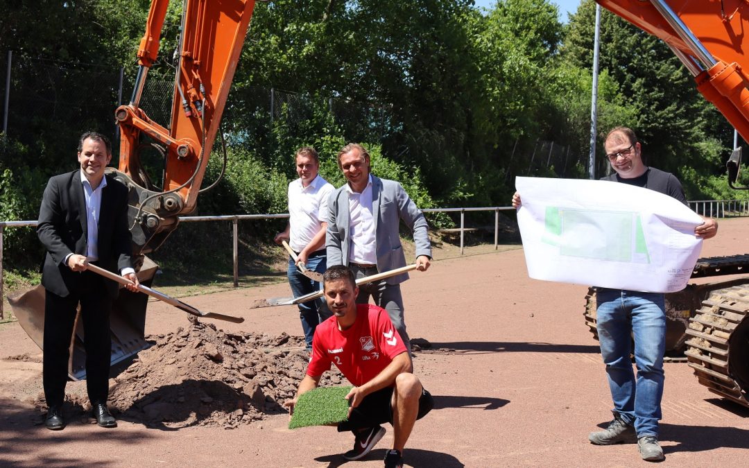 Geyen/Sinthern: „Aus Asche wird Kunstrasen“