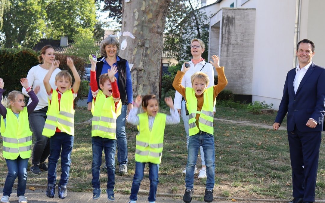 Alle Erstklässler erhalten Warnwesten