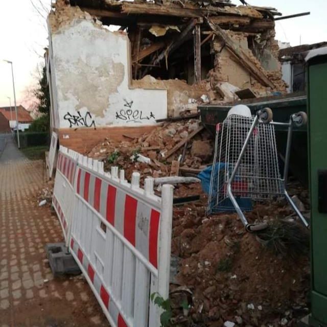 Ehemaliges „Altenkemper-Haus“ in der Kreuzstraße in Sinthern wird zur Gefahrenstelle
