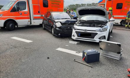 Verkehrsunfall auf der B59 im Kreuzungsbereich zur K24