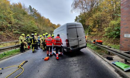 Stommeln: Verkehrsunfall mit einer Toten und einem Schwerverletzten