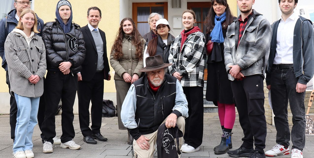 Gegen das Vergessen: Stolpersteine erinnern an menschliche Schicksale – Schülerinnen und Schüler