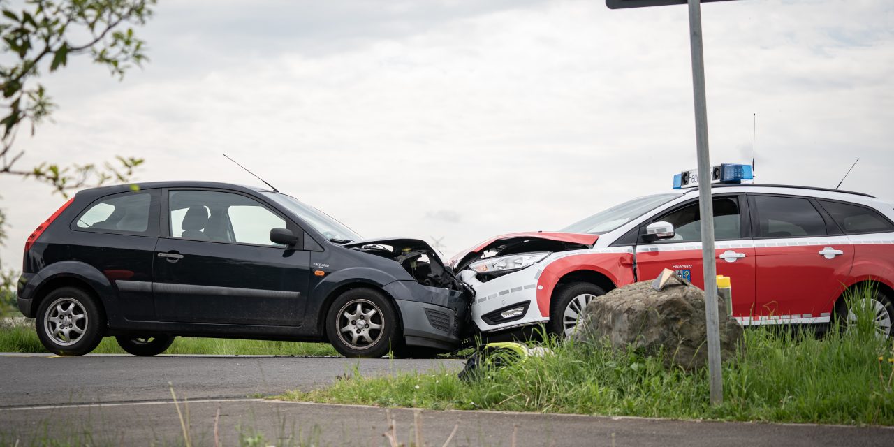 Vier Verletzte Verkehrsunfall in Pulheim – Feuerwehrfahrzeug beteiligt