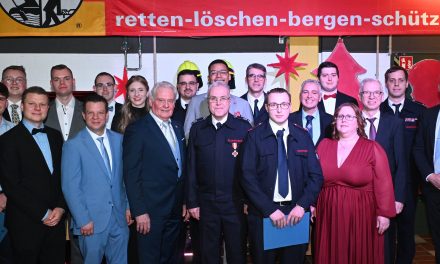 Löschzug Pulheim: Austausch der Führungsspitze – Ehrungen und Beförderungen