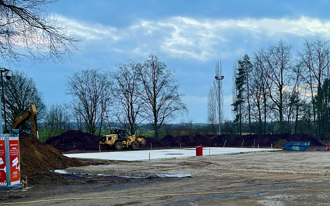Baumaßnahme Flüchtlingsunterkunft: Verwaltung bleibt Antworten schuldig – Entwässerung in Brauweiler „durchs Rost“ gefallen“