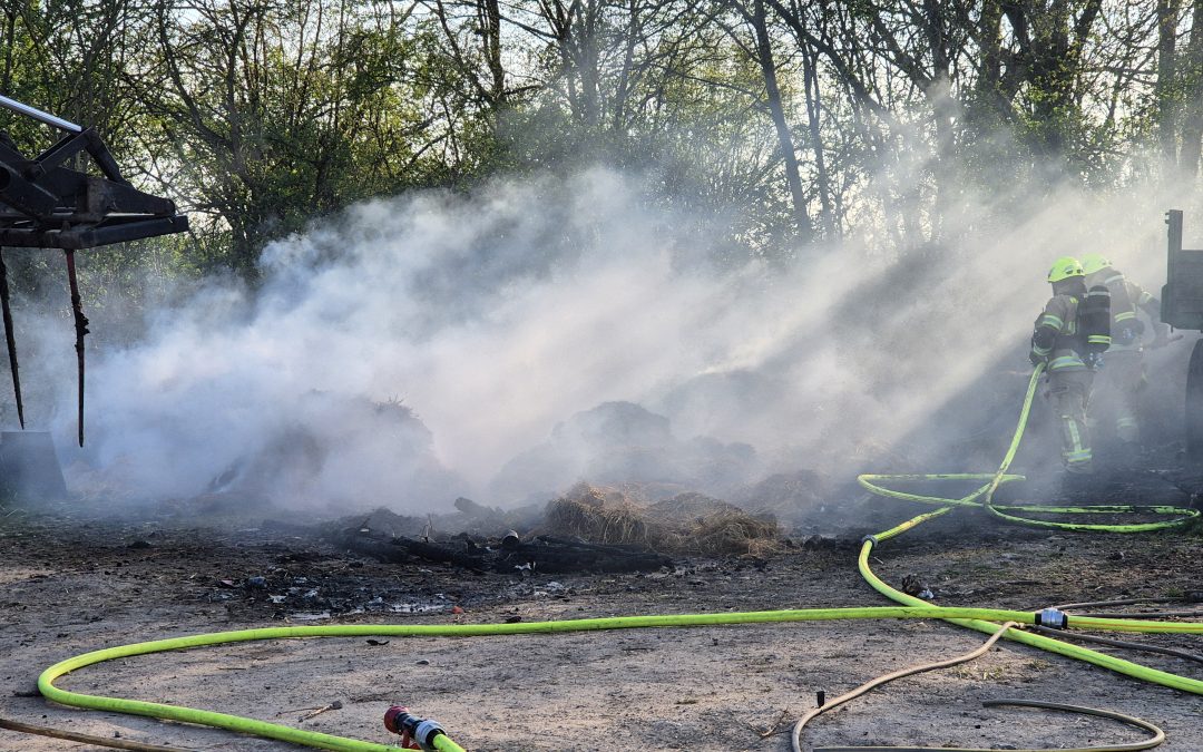 Brand eines Strohlagers in Pulheim