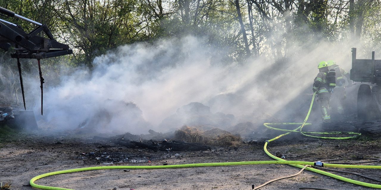 Brand eines Strohlagers in Pulheim