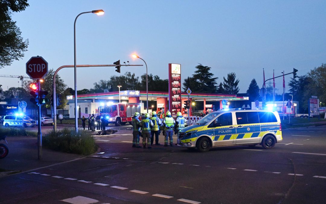 Unfall zwischen Motorrad und PKW