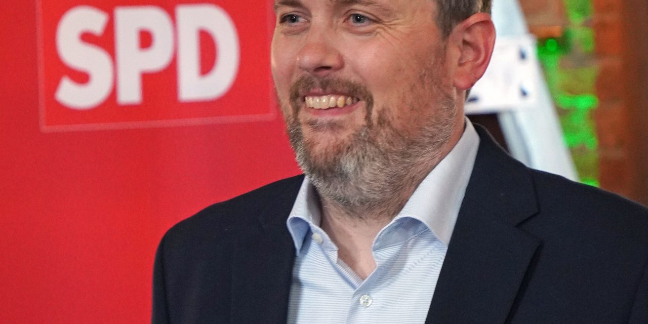 Mitgliederversammlung der SPD Pulheim wählt David Hochhausen zum Bürgermeisterkandidaten