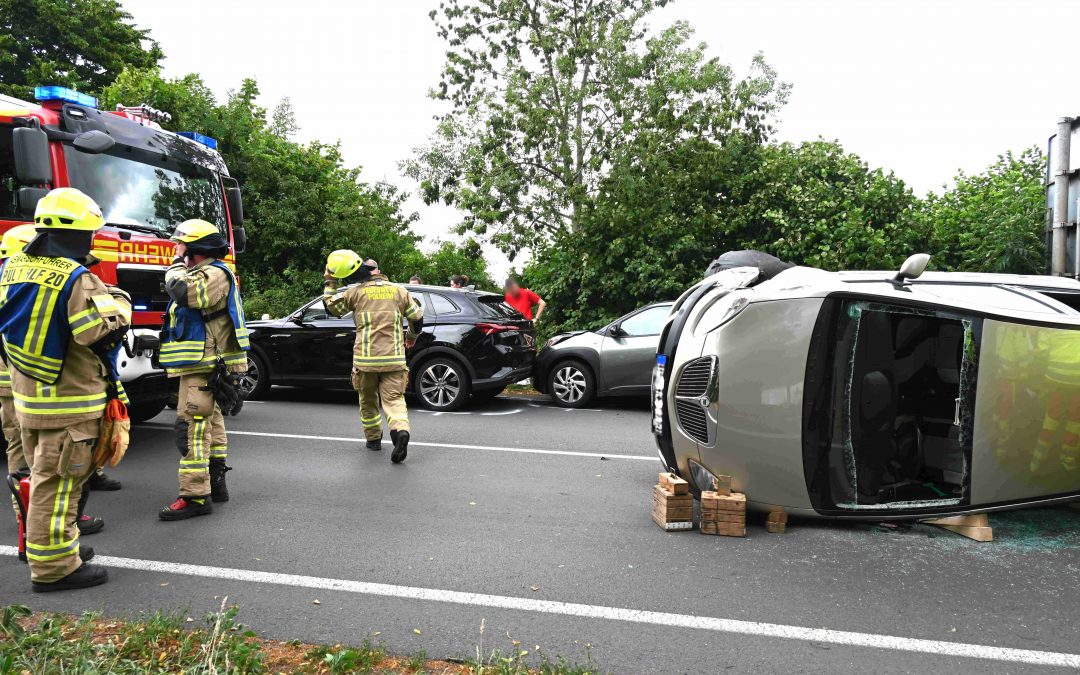 Verkehrsunfall auf Landstraße in Brauweiler