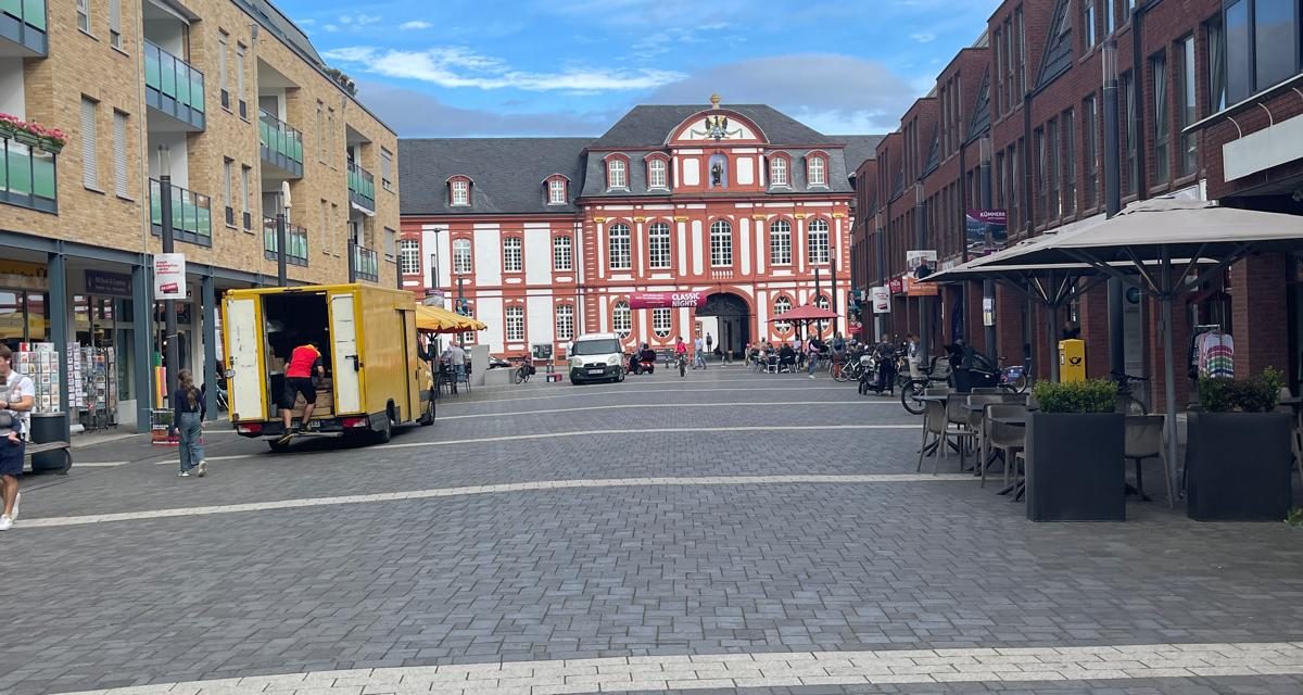 Vom Hitzeplatz zum grünen Herz – BVP will klimaangepasste Aufwertung des Guidelplatzes
