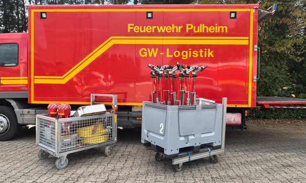 „Vegetationsbrand im Hohen Venn – Städteregion Aachen bittet um Unterstützung, Feuerwehr Pulheim liefert Material“